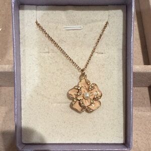 Y2K vintage Gold Flower Pendant Necklace